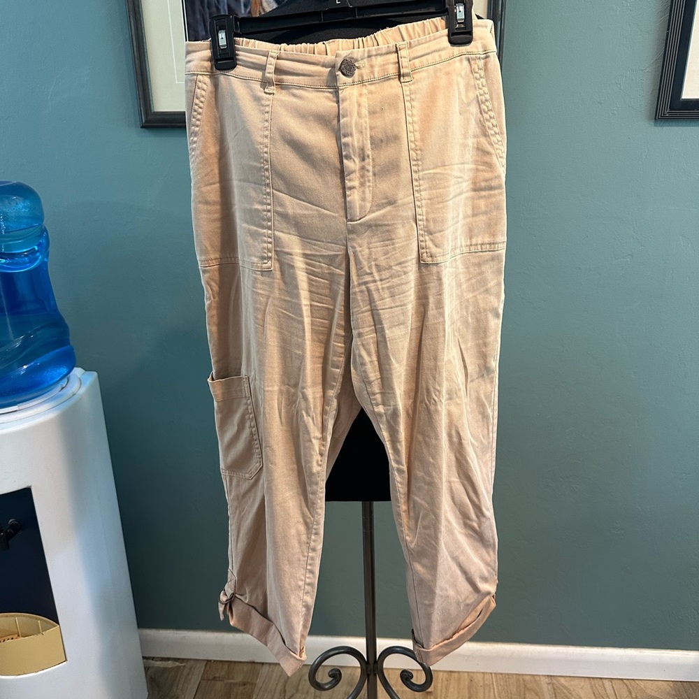 Soft Surroundings Cropped Beige Capri Cargo Pants Size Medium